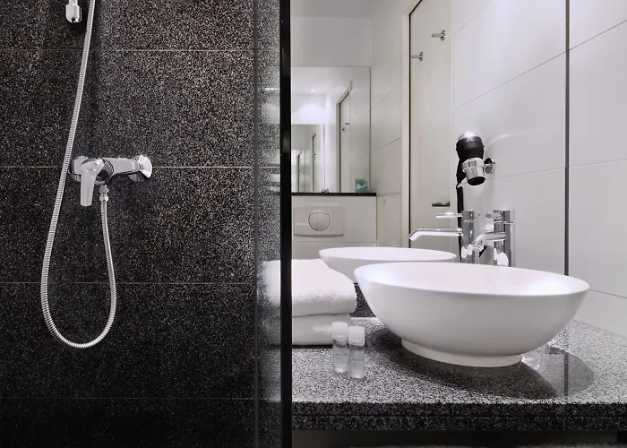 One Hamburg-alster Hotel 3*