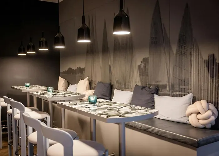 One Hamburg-alster Hotel 3*