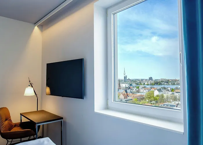 Hotel One Hamburg-alster 3*